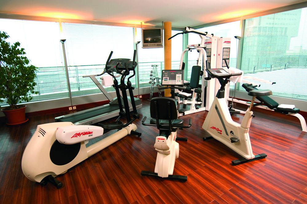 מלון Courtyard By Marriott Duesseldorf Hafen מראה חיצוני תמונה