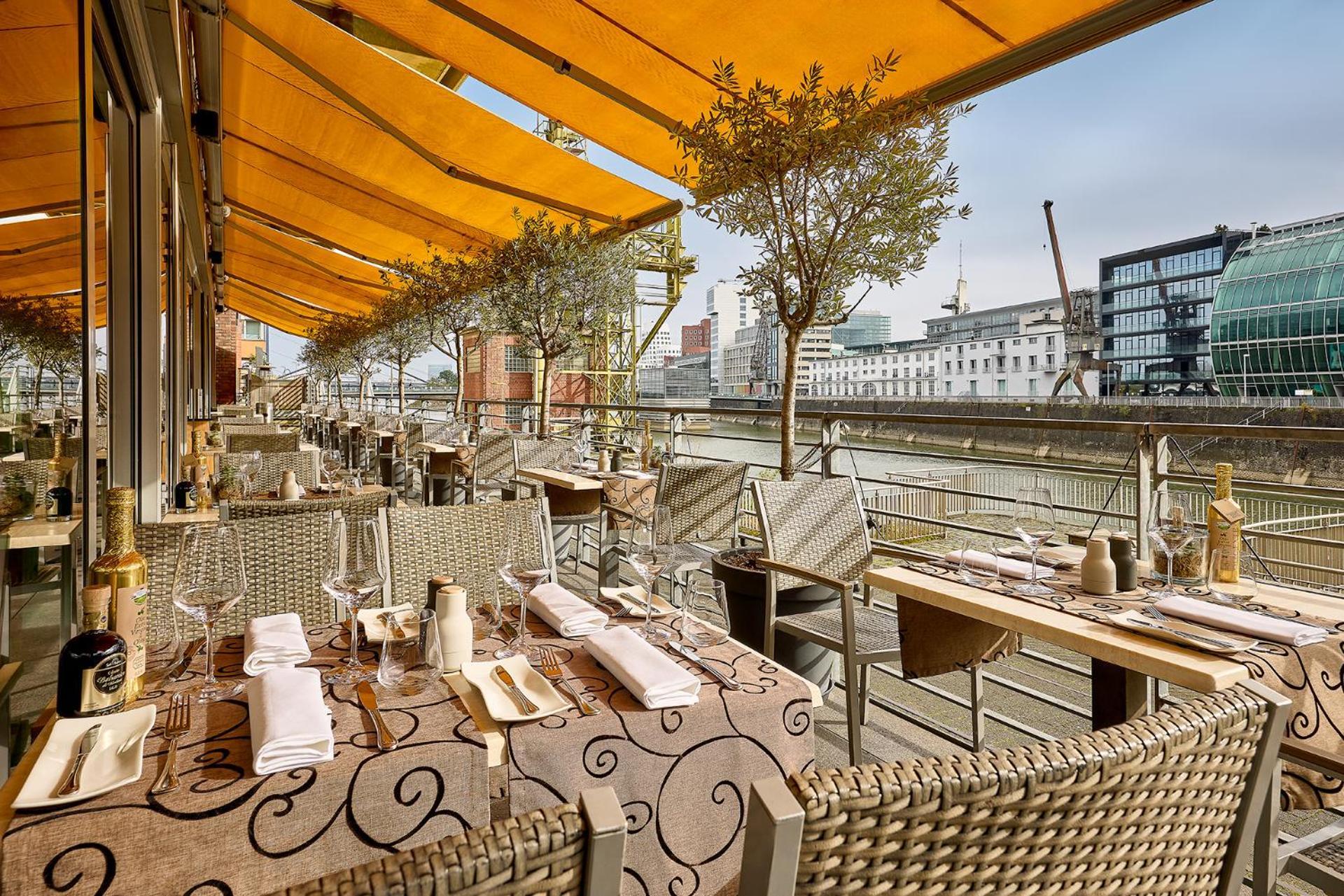 מלון Courtyard By Marriott Duesseldorf Hafen מראה חיצוני תמונה