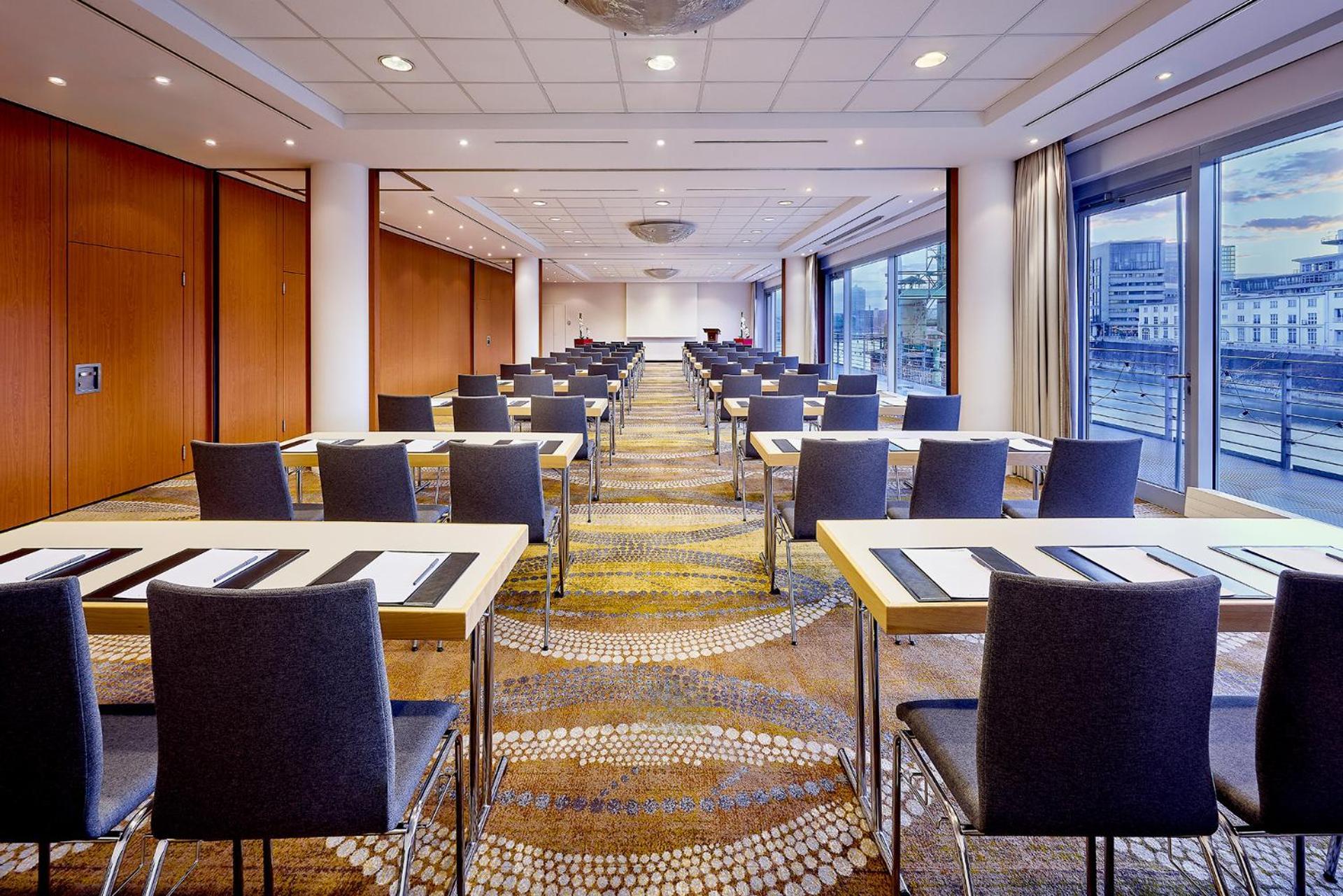 מלון Courtyard By Marriott Duesseldorf Hafen מראה חיצוני תמונה