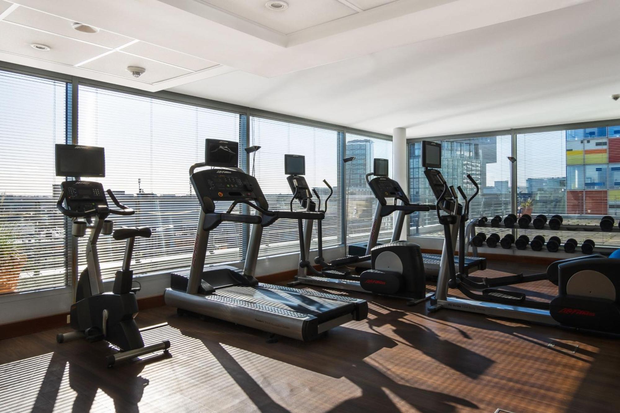 מלון Courtyard By Marriott Duesseldorf Hafen מראה חיצוני תמונה